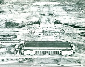 Main Mall from Unisphere to Pool of Industry